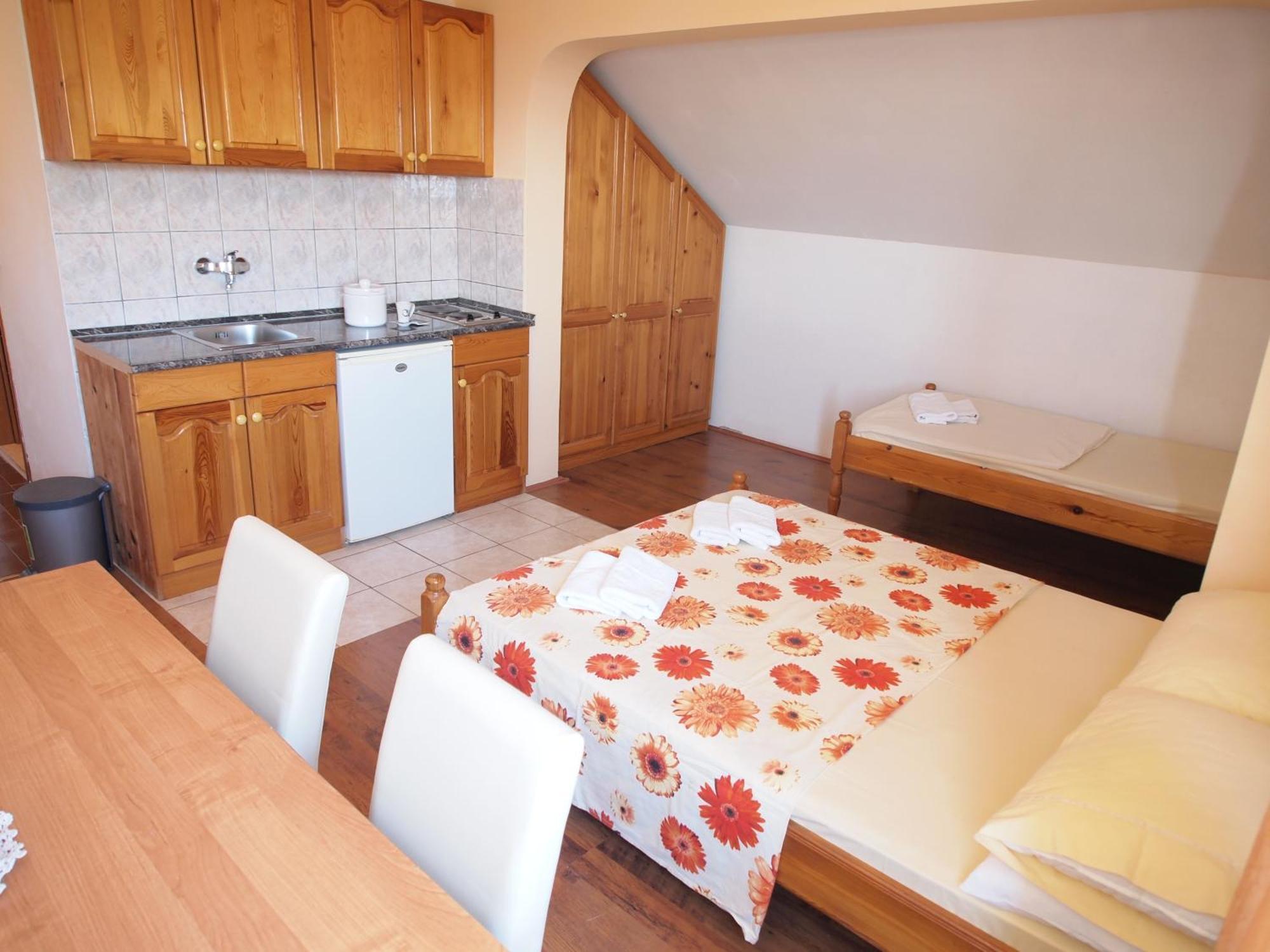 Apartments And Rooms With Parking Space Orebic, Peljesac - 10192 Стая снимка